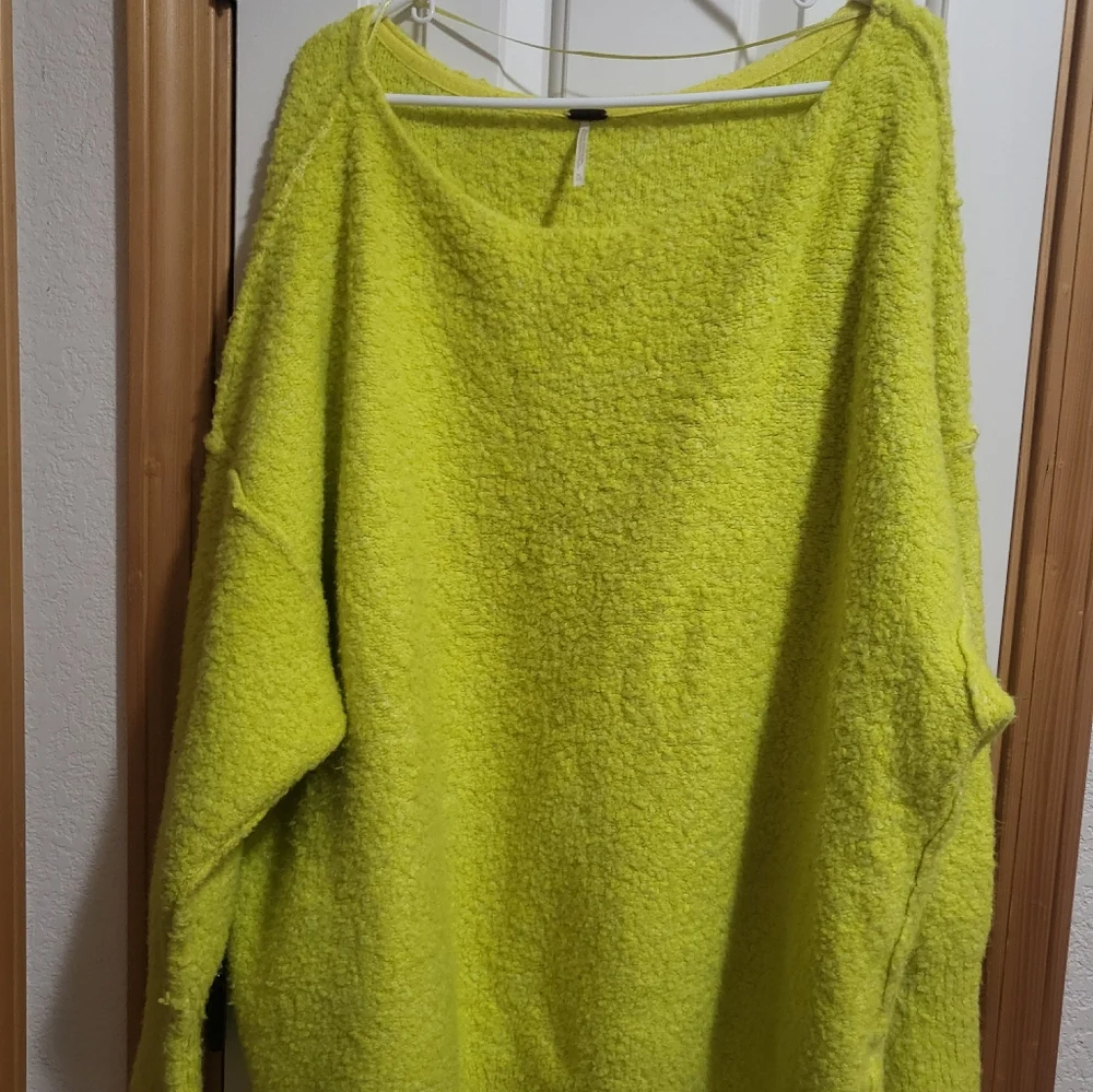 Cozy Oversized Women's Sweater in Lime Green